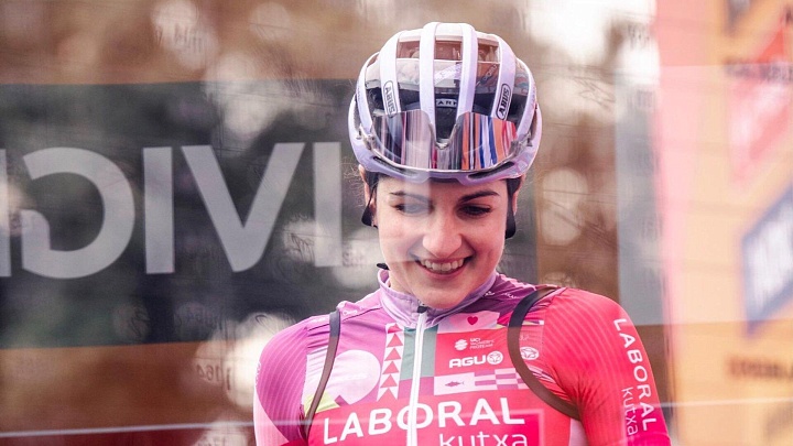 Велогонщицу госпитализировали после жуткого падения