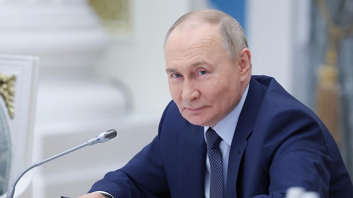 Путин поприветствовал участников кинофестиваля "В кругу семьи"