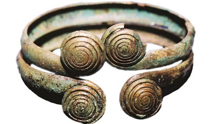 Ученые узнали, где делали древнейшие украшения Евразии